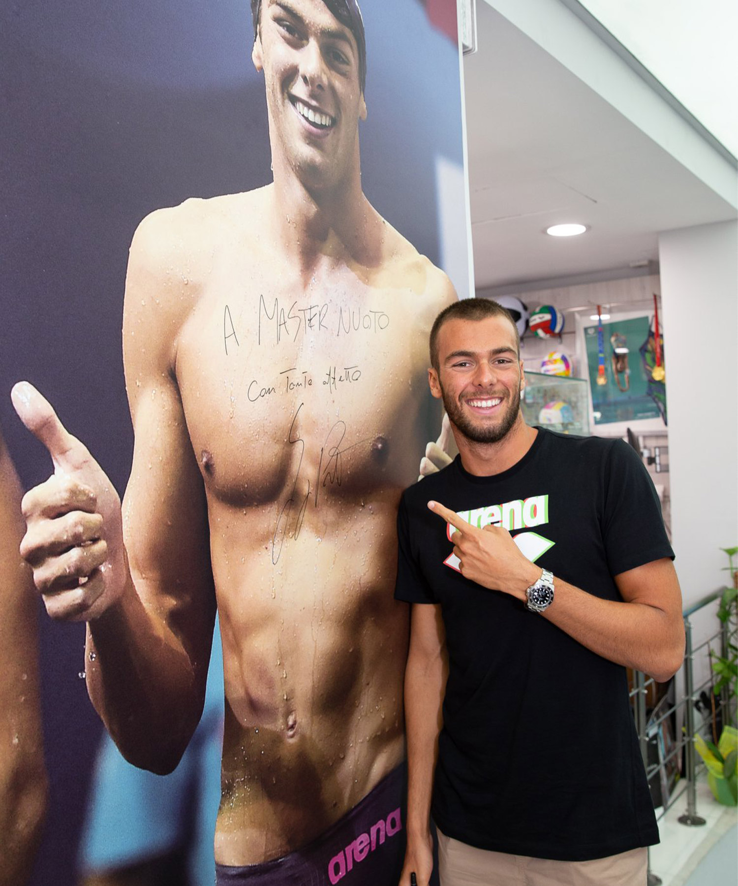 Gregorio Paltrinieri nel punto vendita Master Nuoto